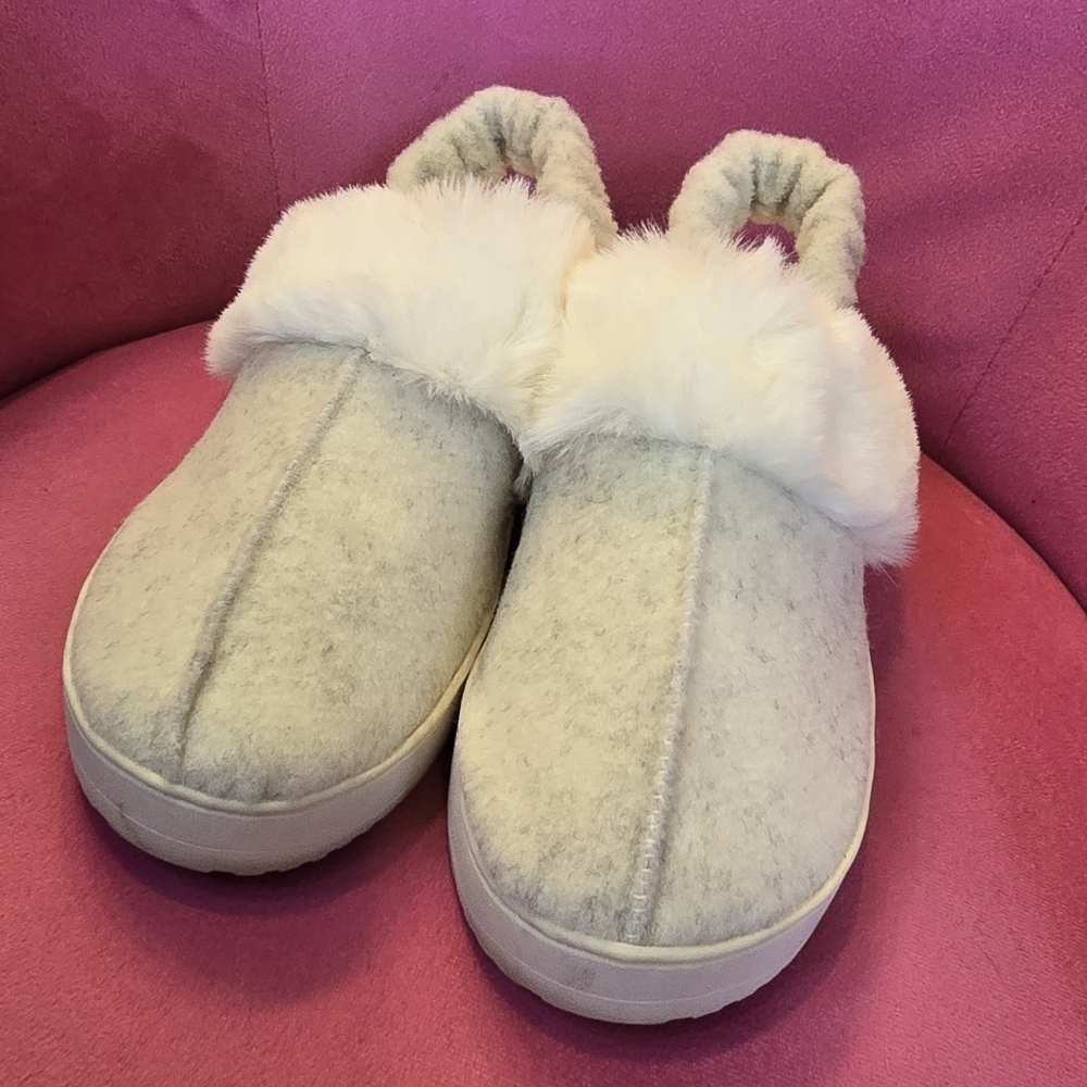House of Harlow 1960 Cream Fur Slippers - Picture 4 of 13